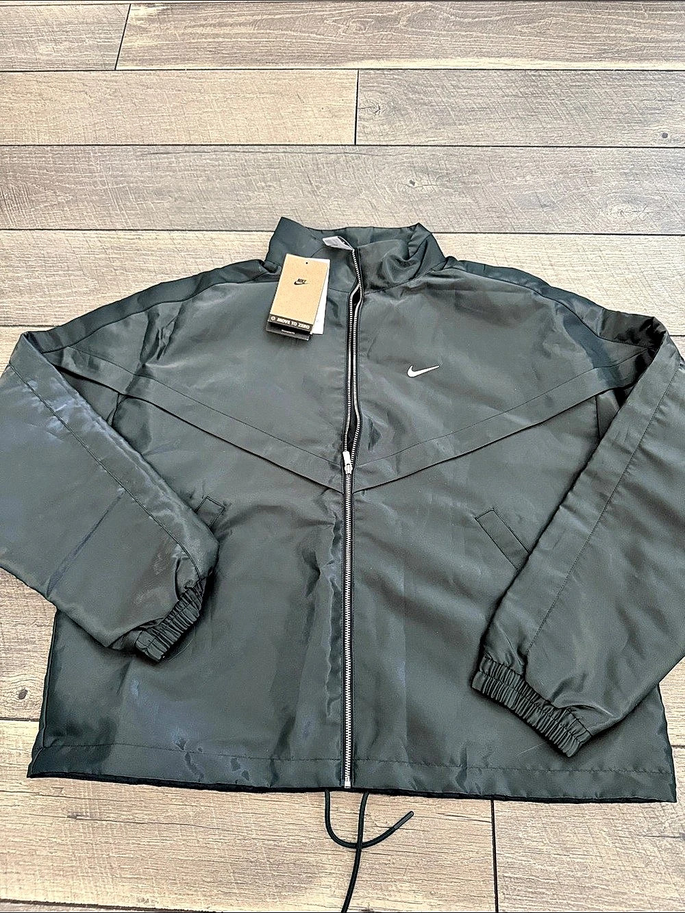 Nike Move to Zero Windbreaker women NWT- Hunter green. Size L